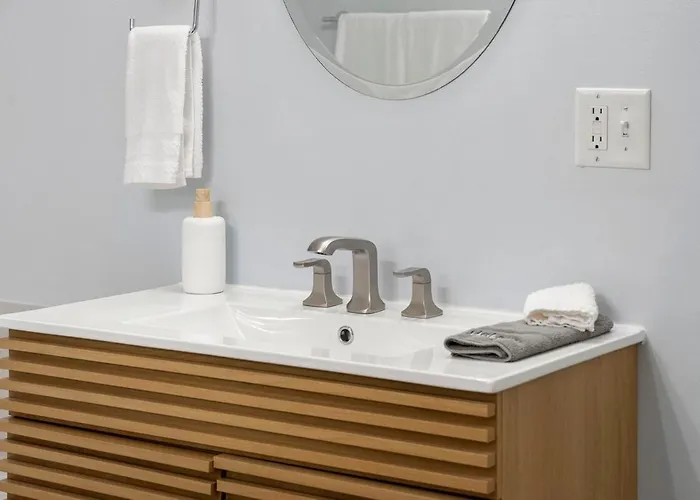 Medical District 2br With Jacuzzi & Parking Appartamento *